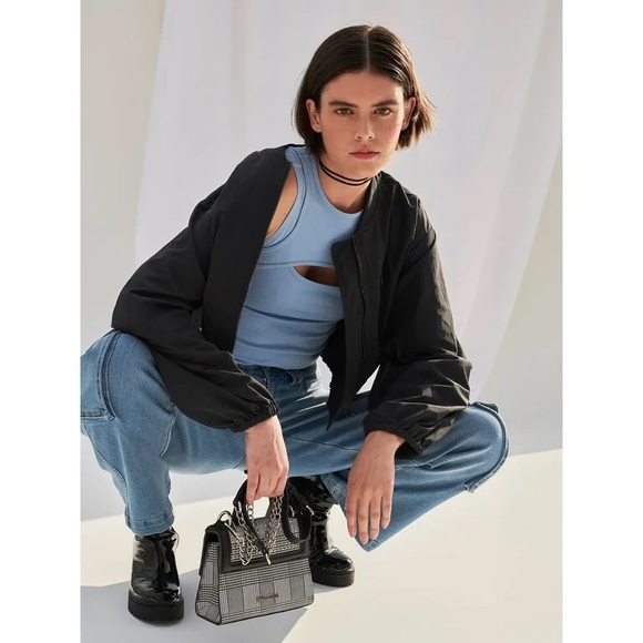 Madden NYC Juniors High Rise Cargo Pants - Picture 13 of 13